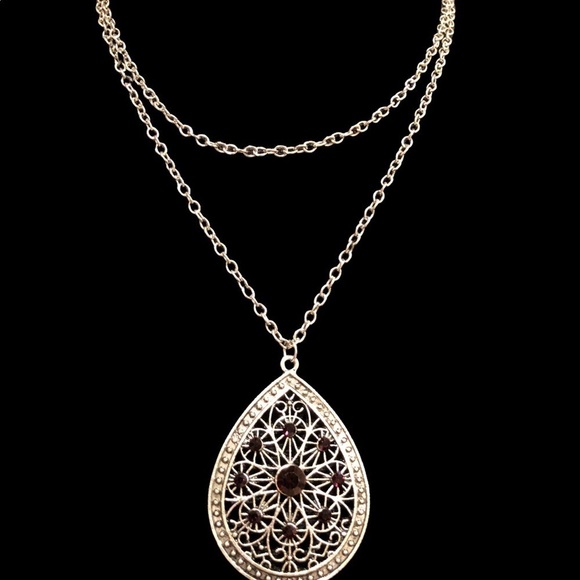 GARNET Necklace - Picture 2 of 7